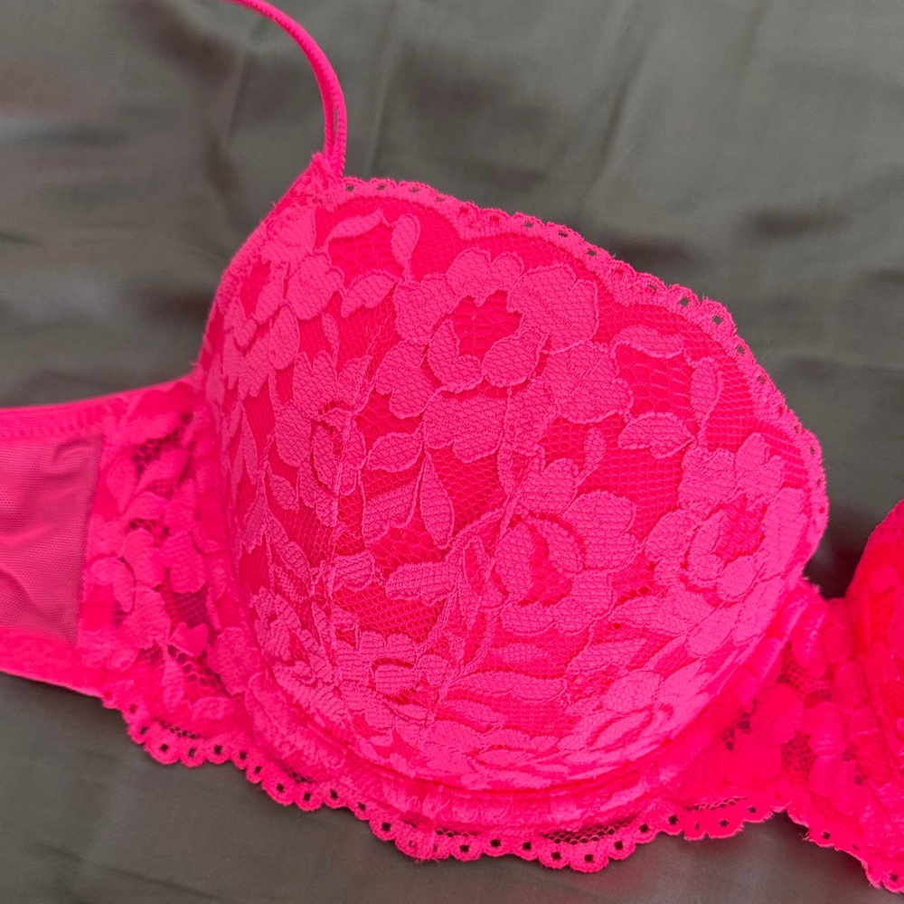 PINK Victoria's Secret Neon Lace Bra - Picture 2 of 4